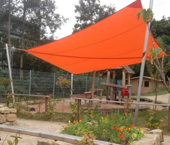 Sonnensegel aufrollbar, orange in  Kindergartenaussenbereich | Lisori Sonnensegel